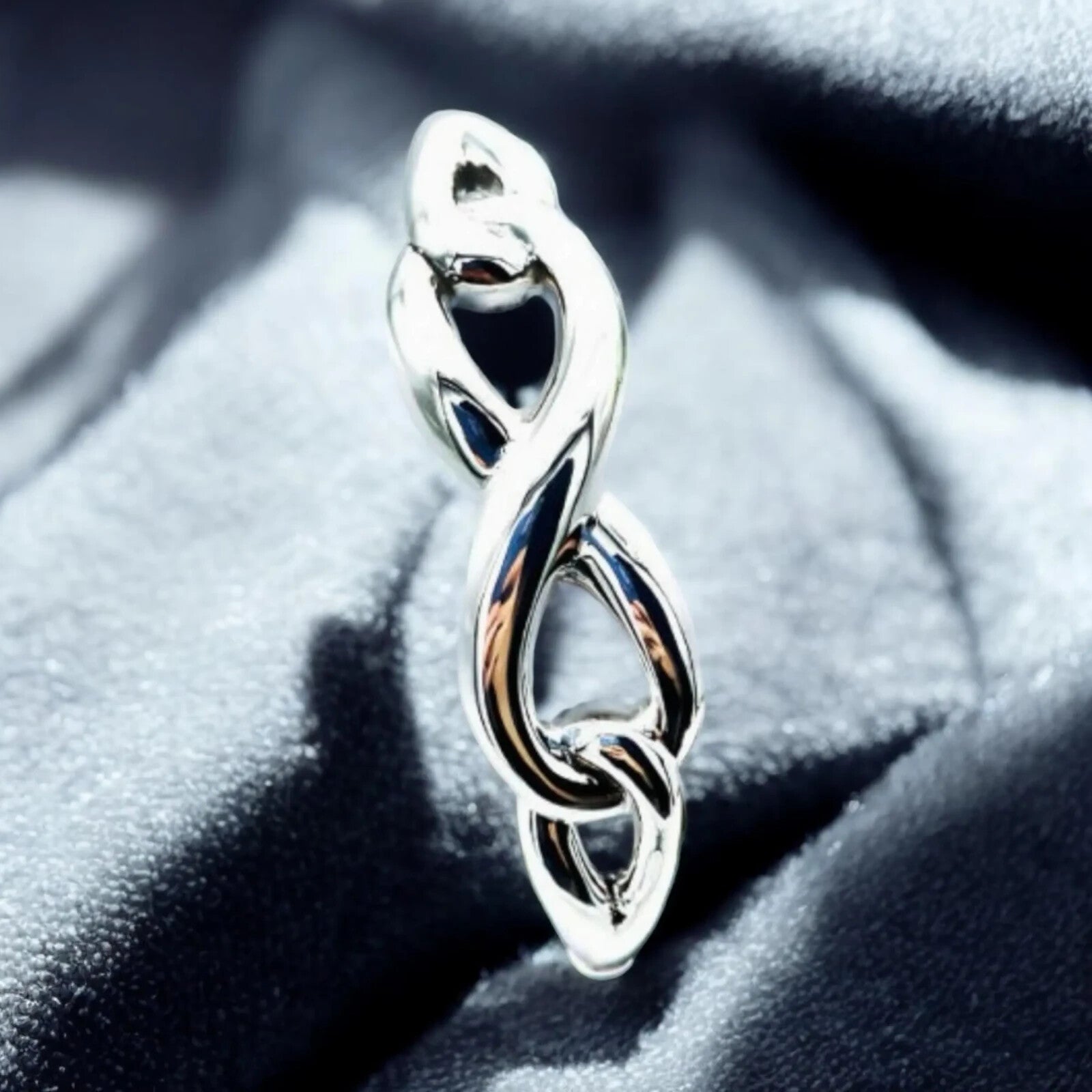 925 Silver Infinity Bangle Bracelet - 6.5" Lightweight Spring Hinged 1418