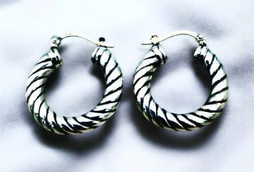 925 Silver Hoop Earrings - Twisted Design, Lightweight for Daily Wear 1511